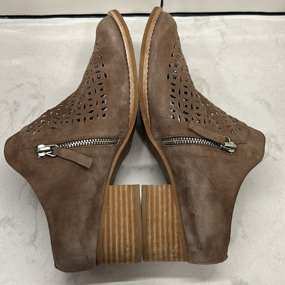 Sbicca Taniss Vintage Laser Cut Suede Leather Women's Mule Clog Zip Booties Boho - Picture 6 of 15